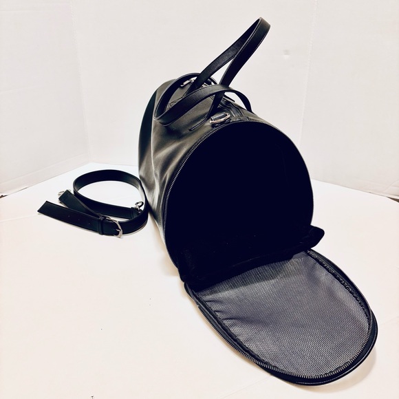 St Argo The Frank, Black 
Vegan Leather Dog Carrier
For the Boujie Dog moms! - Picture 6 of 10